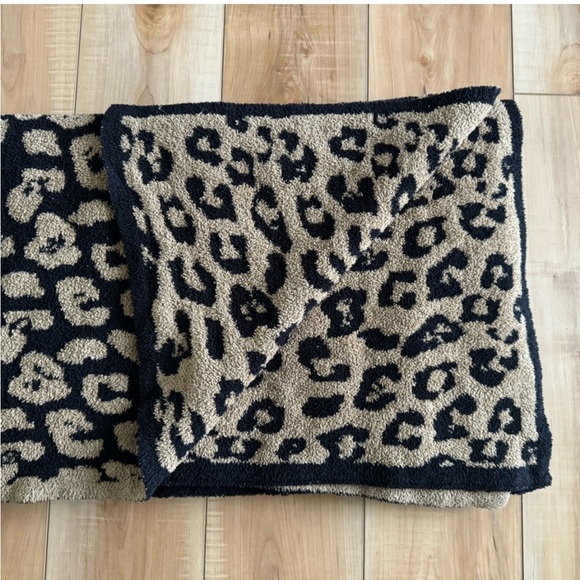 Barefoot Dreams Blanket - Picture 2 of 3